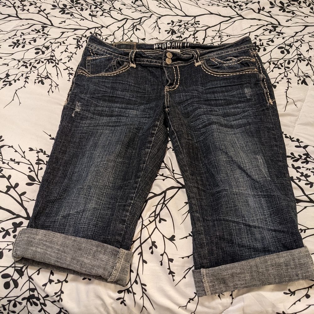 Hydraulic Capri Jeans